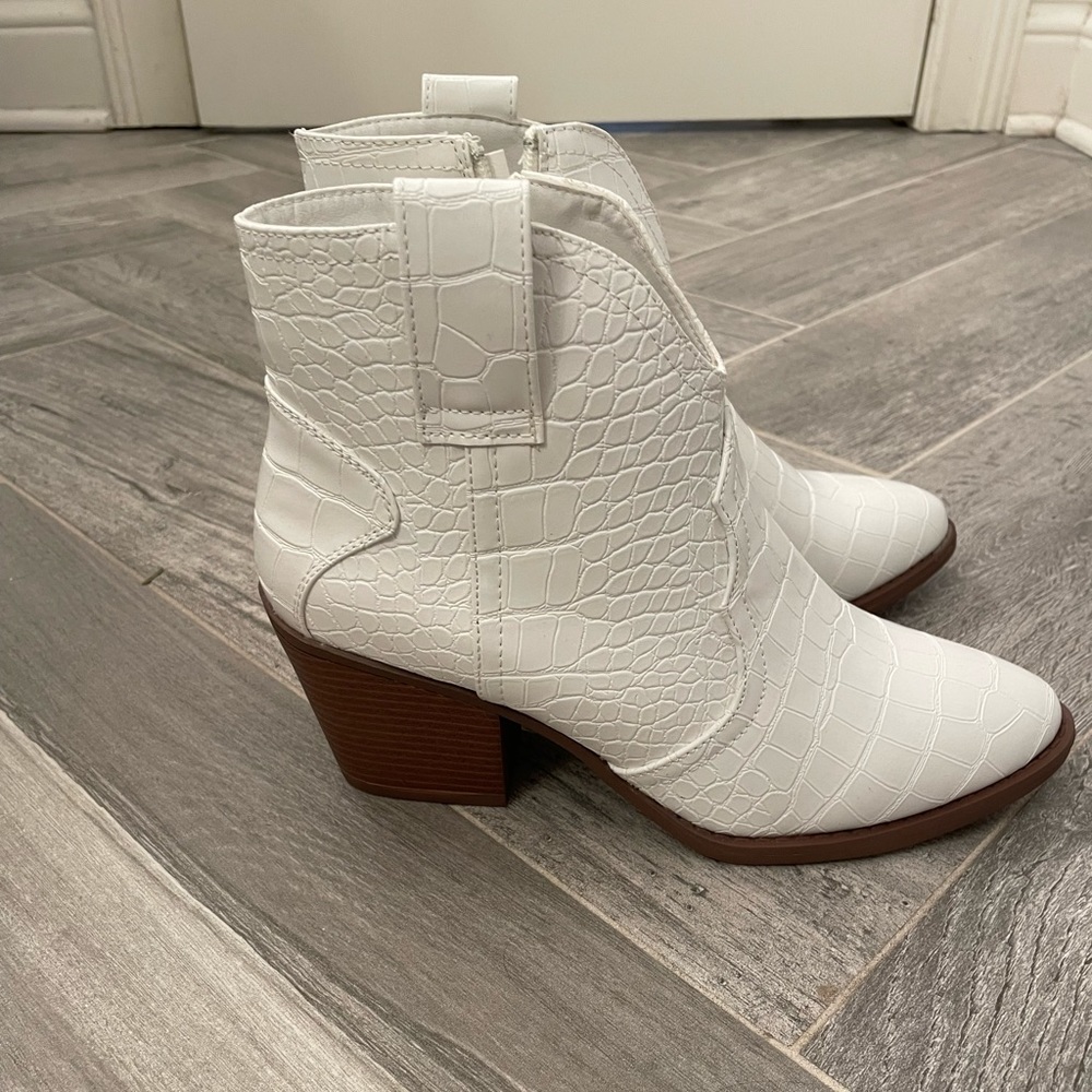 Sugar croc cowboy booties